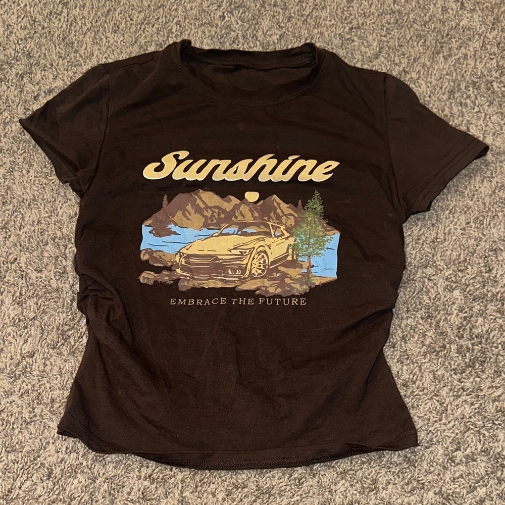 Sunshine Graphic Tee with Scenic Design